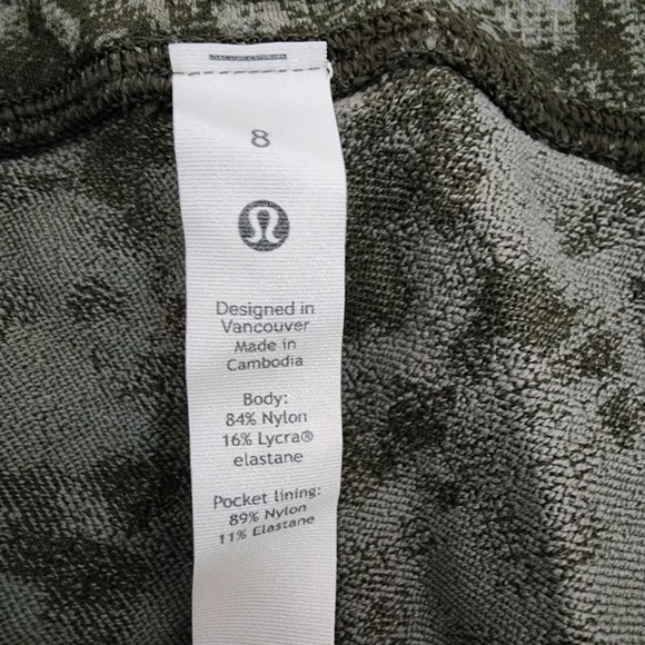 Lululemon Crop Leggings Womens 8 Black Gray Camo Side Pocket Athletic LW6AK8S - Picture 7 of 8
